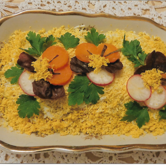 Рецепти:  Смачний святковий домашній салат «Віолета»