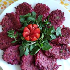 Рецепти:    Смачні бурякові котлети з перловкою
