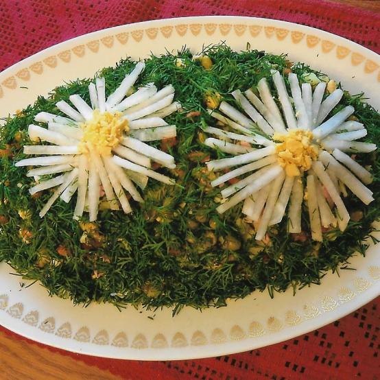 Рецепти:    Смачний домашній ситний салат із куркою