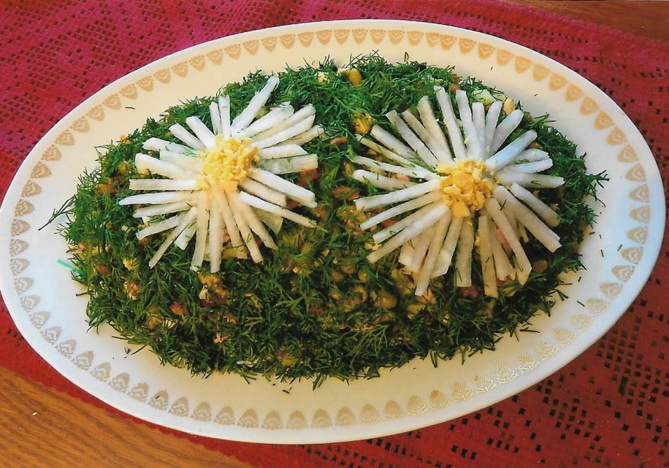 Рецепти:    Смачний домашній ситний салат із куркою