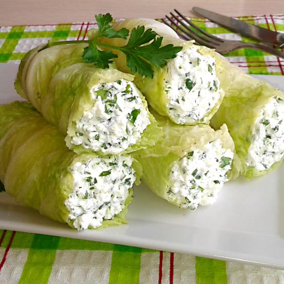 Рецепти:   Смачні ніжні сирні рулетики із зеленню