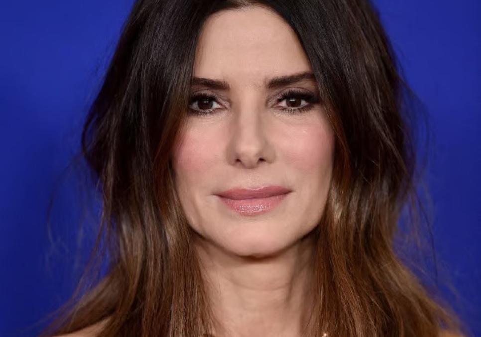 Сандра Буллок уперше за рік на публіці: акторку помітили в Лос-Анджелесі після трагічної втрати партнера