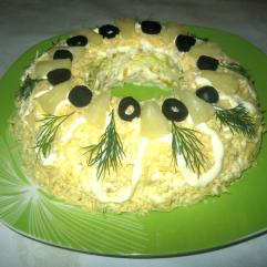 Рецепти:   Смачний пікантний  домашній салат з копченою курочкою та ананасами