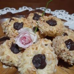 Рецепти:   Смачне домашнє тістечко з джемом та арахісом