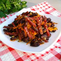 Рецепти:   Смачний домашній ситний салат з салямі