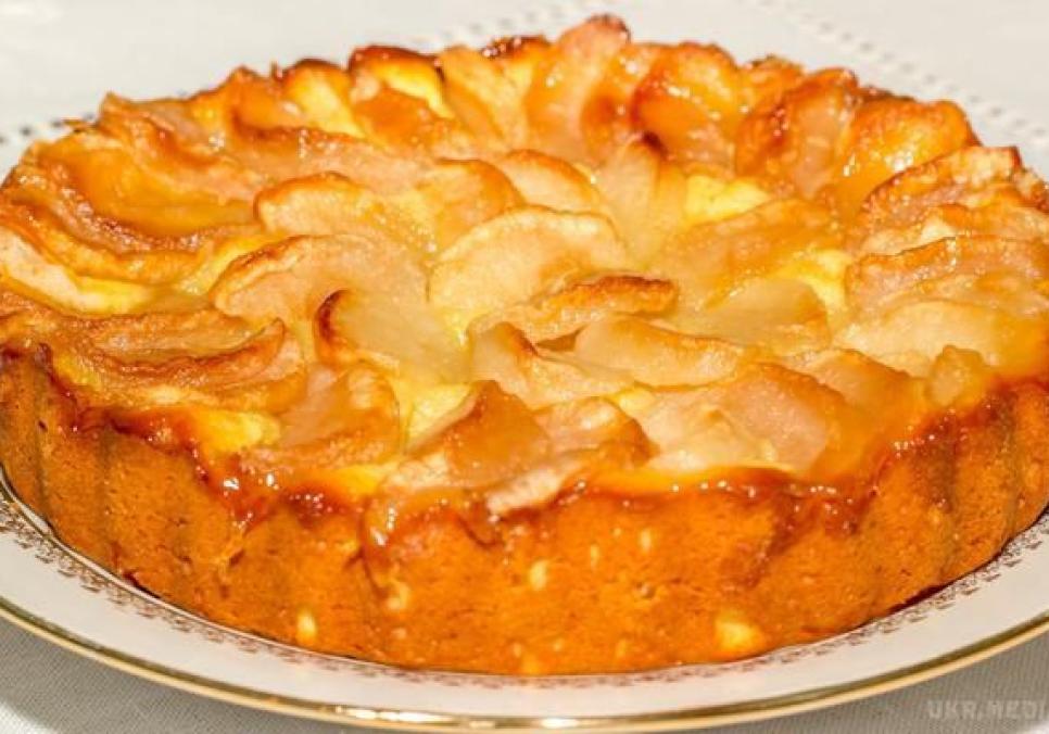 Італійський пиріг з яблуками «Тане в роті»