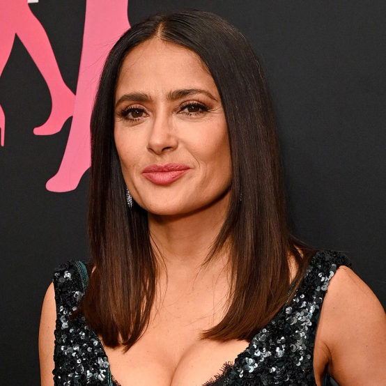 Сальма Гаєк вражає фанатів своєю непідвладною віку красою