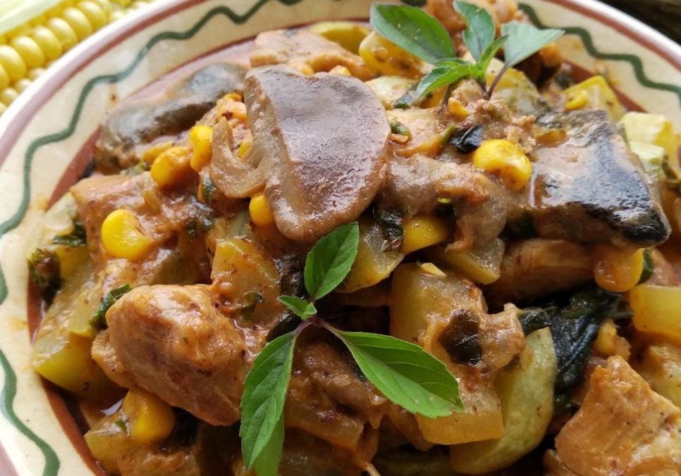 Рецепти: Смачна курятина з моховиками в соусі Рецепти: Смачна курятина з моховиками в соусі