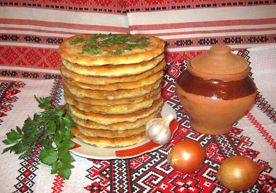 Перепічки з цибулею, кропом та шкварками