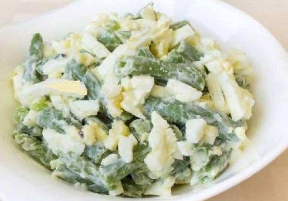 Рецепти:  Смачний поживний салат зі стручкової квасолі