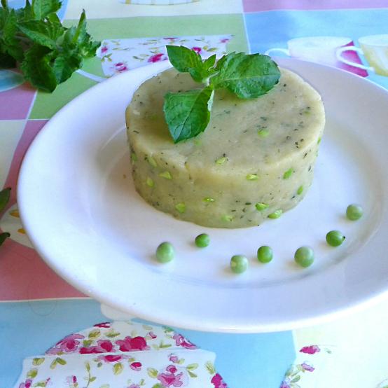 Рецепти:  Смачне ніжне картопляне пюре з зеленим горошком Рецепти:  Смачне ніжне картопляне пюре з зеленим горошком