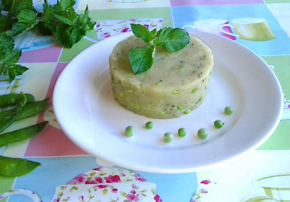 Рецепти:  Смачне ніжне картопляне пюре з зеленим горошком