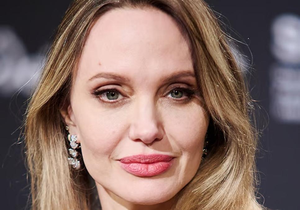 Анджеліна Джолі: планую переїзд, не впізнаю свою країну