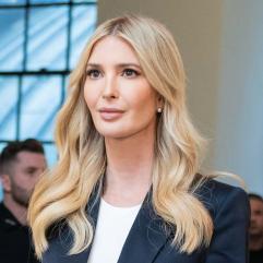 Іванка Трамп, донька президента США, відсвяткувала 12-річчя свого сина Джозефа Іванка Трамп, донька президента США, відсвяткувала 12-річчя свого сина Джозефа