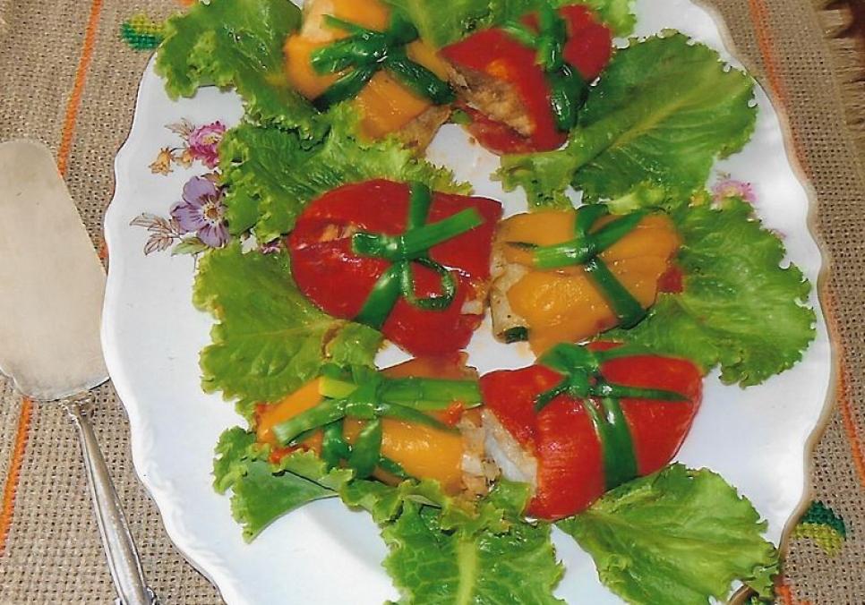 Рецепти:  Смачний ніжний минтай, запечений у болгарському перці