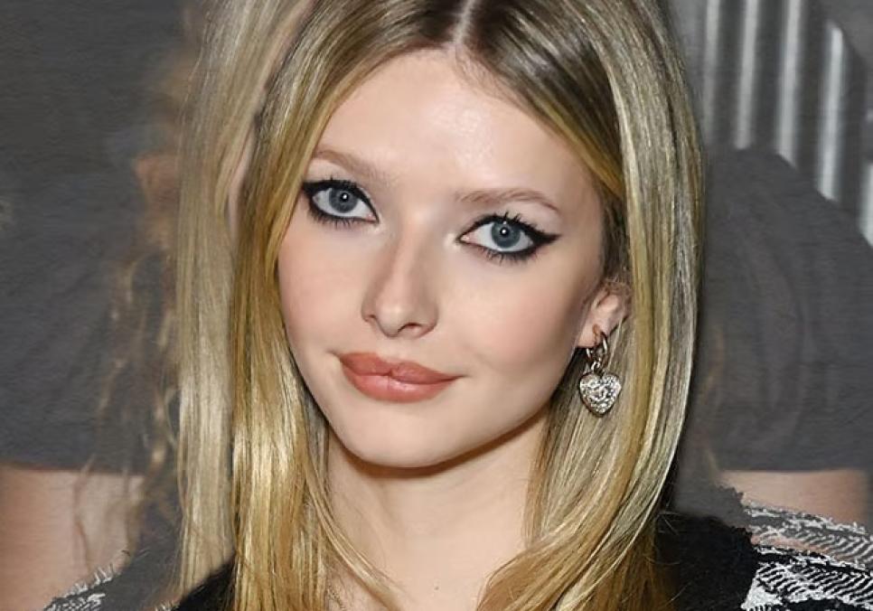 Донька Кріса Мартіна дебютувала як співачка, але фанатам не сподобалось її виконання