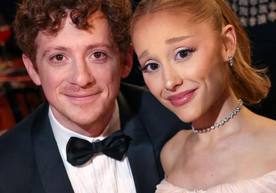 Аріана Гранде та Ітан Слейтер відчувають проблеми у стосунках