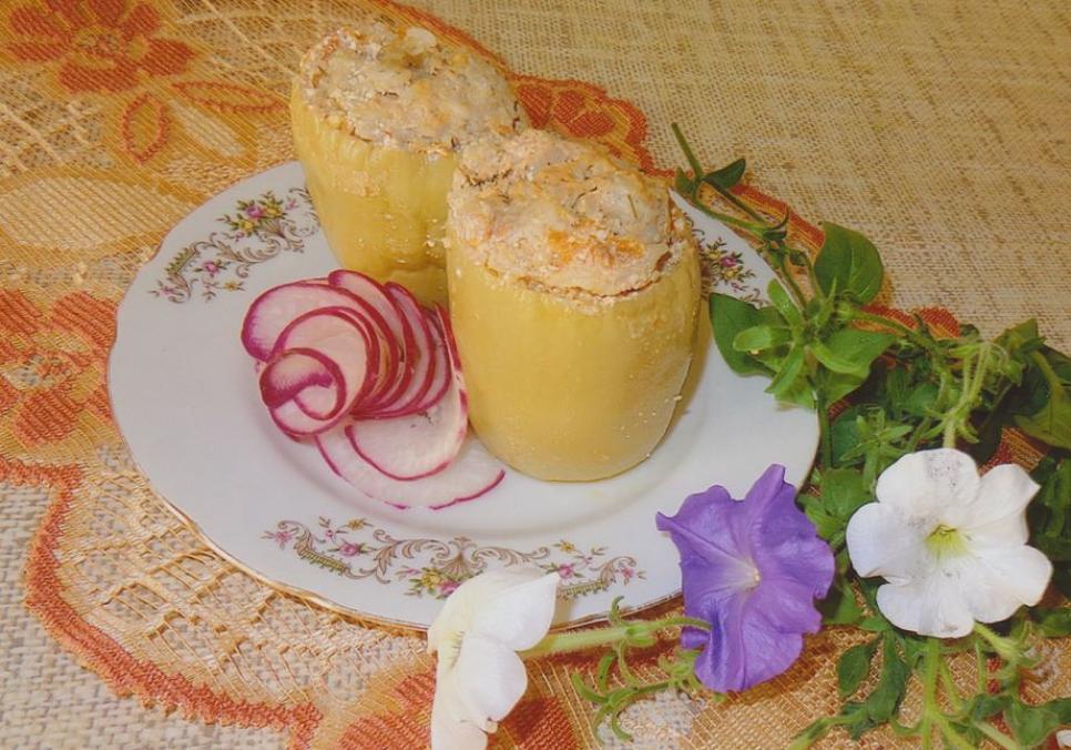 Рецепти:  Смачні ароматні фаршировані кабачки-діжечки