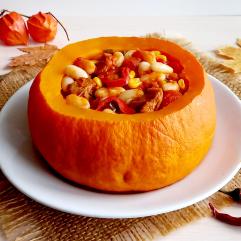 Рецепти:  Смачний поживний гарбуз, фарширований рагу з м’яса й овочів