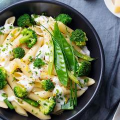 Рецепти:   Смачні ароматні макарони з овочами  під пармезаном