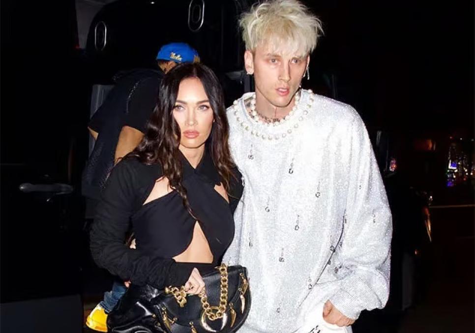 Machine Gun Kelly «сподівається помиритися» з Меган Фокс після народження доньки
