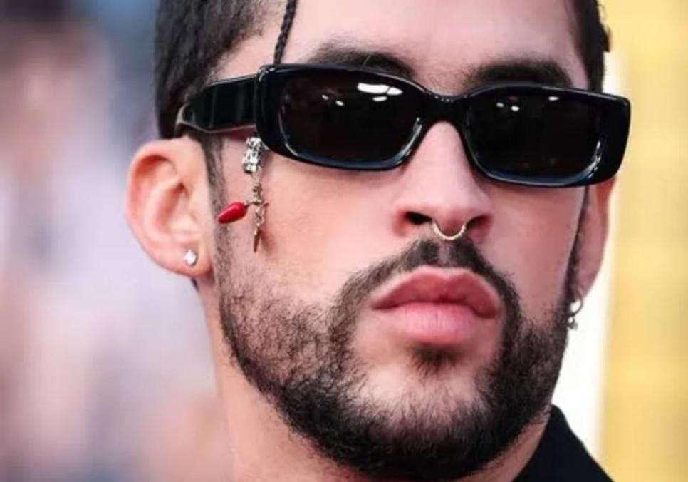 Bad Bunny перебуватиме під наглядом агентів імміграційної та митної служби США