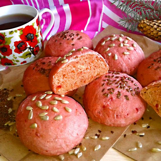 Рецепти:   Смачні домашні булочки до сніданку  «Рожевий світанок»