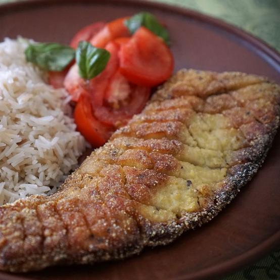 Рецепти:  Смачний апетитний смажений короп у кукурудзяній скоринці