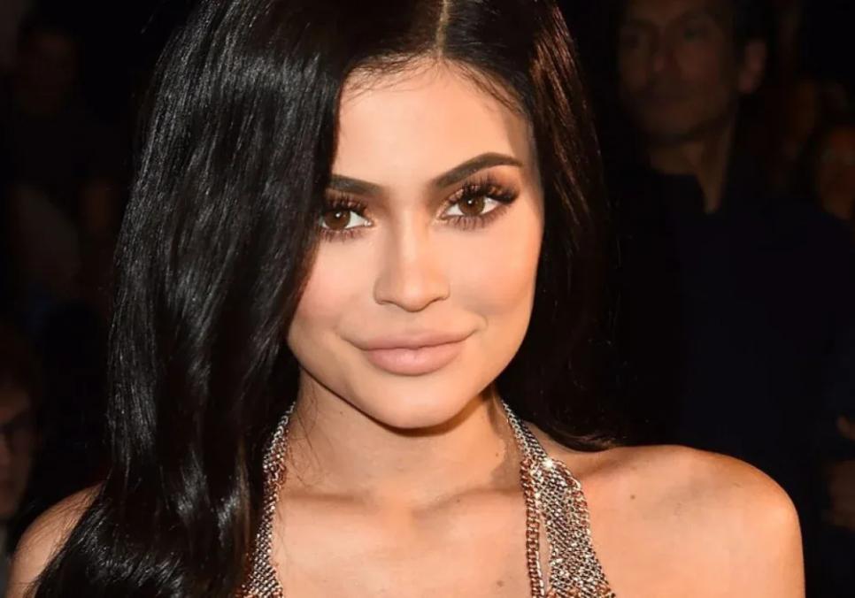 Кайлі Дженнер дебютувала як реперка в треку Fourth Strike та готується до зйомок у фільмі