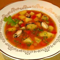 Рецепти:  Смачний ароматний пряний  томатний суп з мідіями