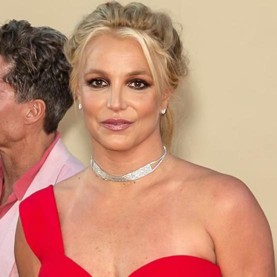 Брітні Спірс помітили за нестабільним керуванням автомобіля Брітні Спірс помітили за нестабільним керуванням автомобіля