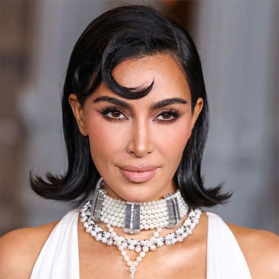 Кім Кардаш'ян зробила піксістрижку, яка є копією на Кріс Дженнер