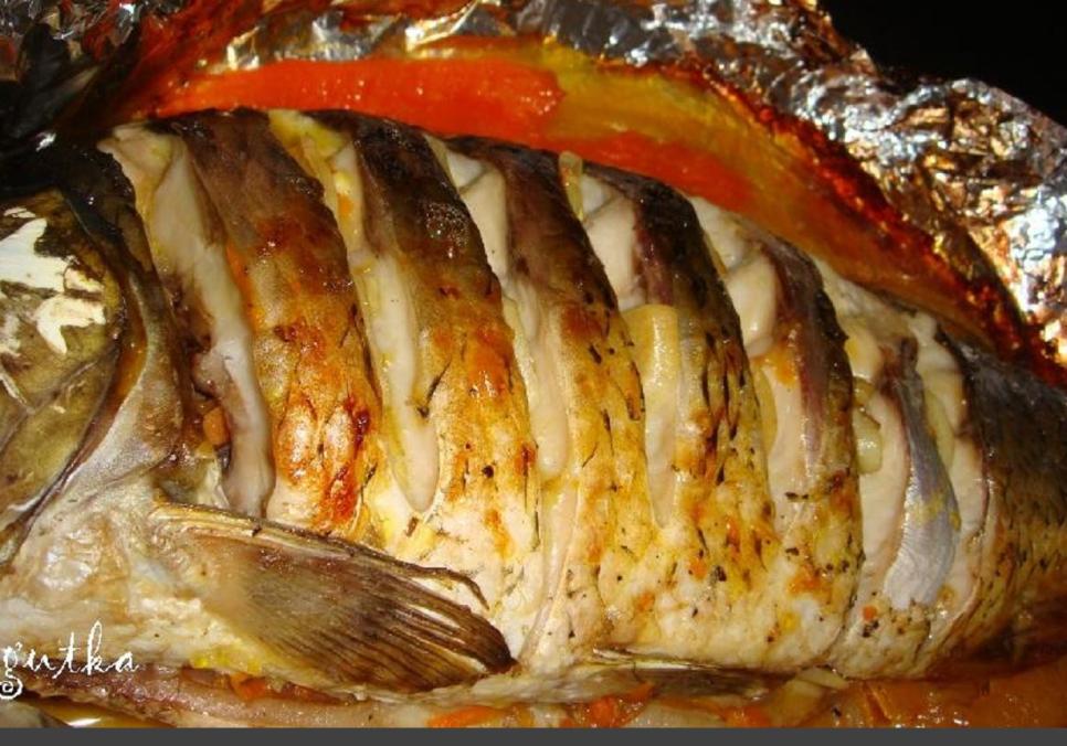 Рецепти:  Смачний короп, запечений у сметані
