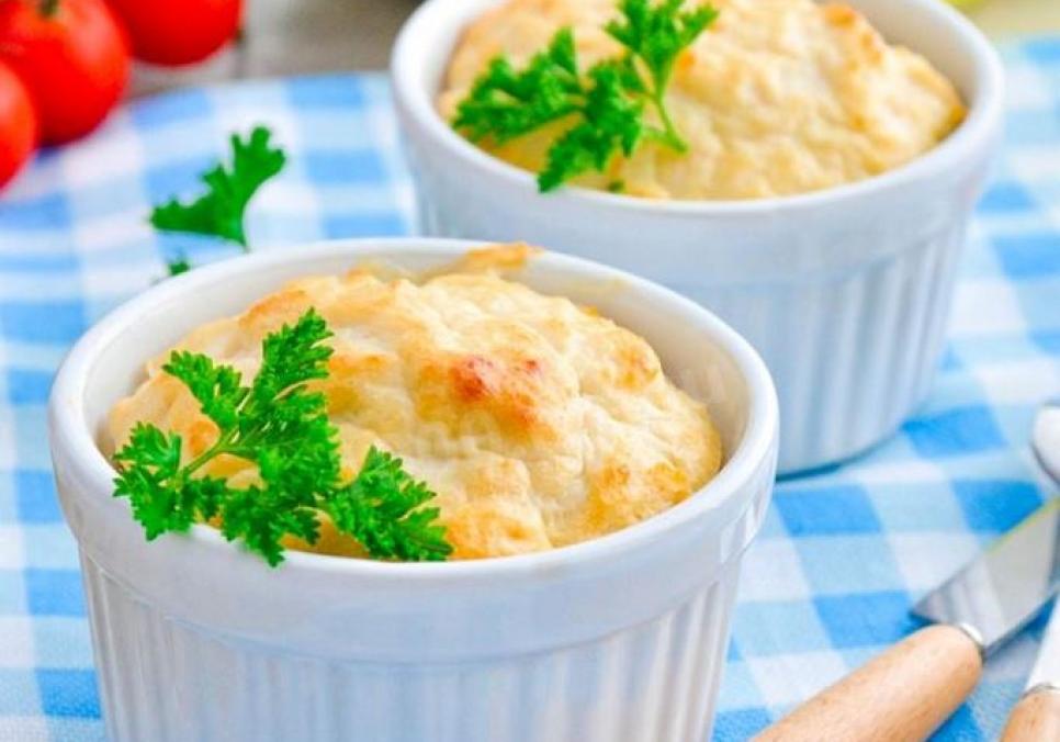Рецепти:  Смачне запечене куряче суфле з “несподіванкою”