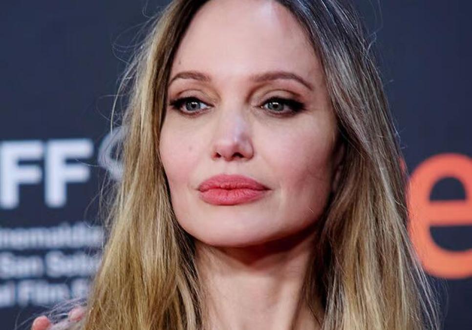 Анджеліна Джолі каже, що не впізнає США, та натякає на переїзд