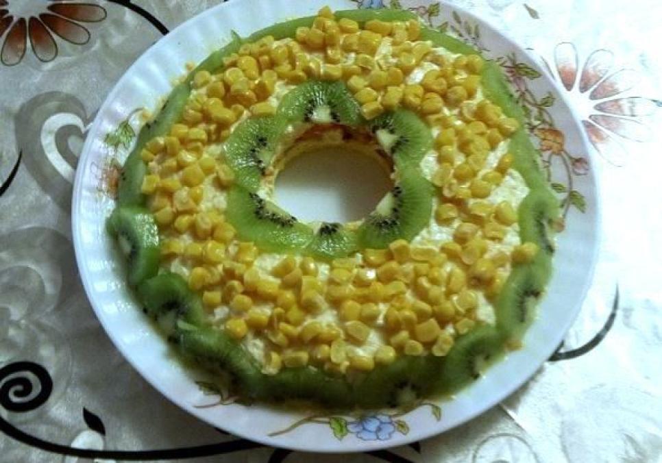 Рецепти:  Смачний святковий салат із куркою  «Сонячний»