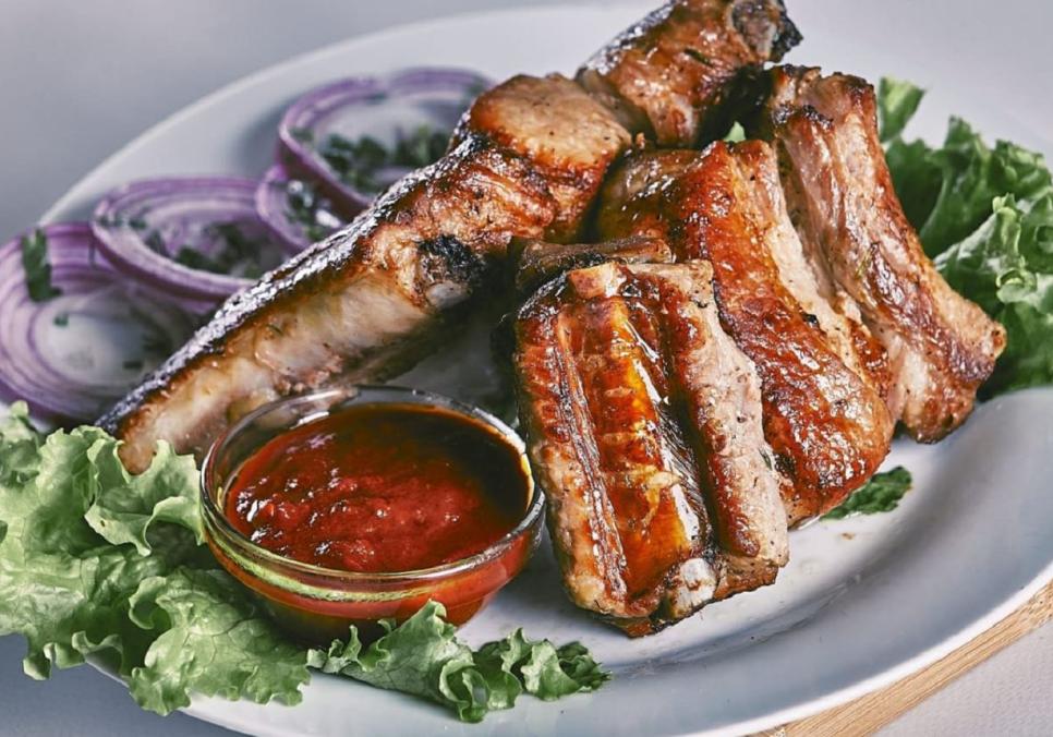 Рецепти:    Смачний апетитний шашличок із реберець