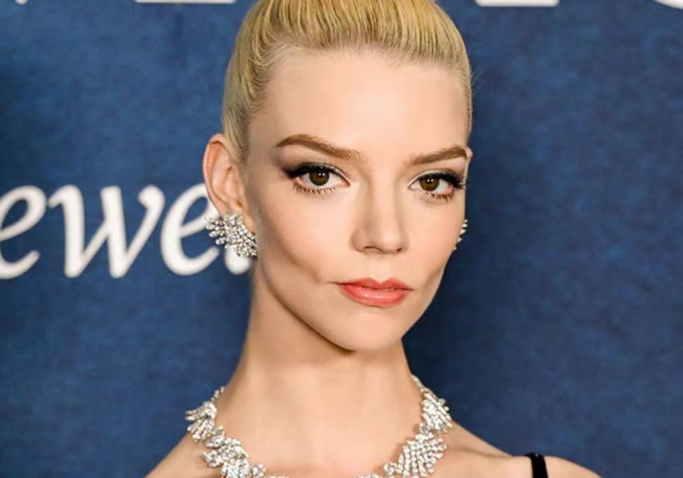 Аня Тейлор-Джой вразила образом Попелюшки на кінофестивалі в Торонто