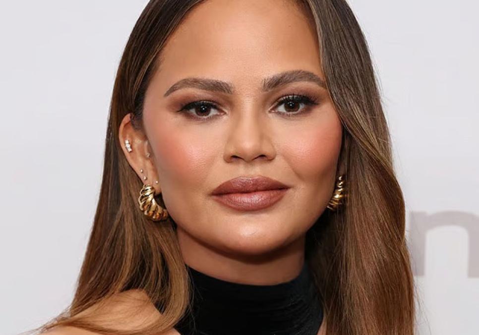 Джон Ледженд готує нічні перекуси для своєї дружини Кріссі Тейген