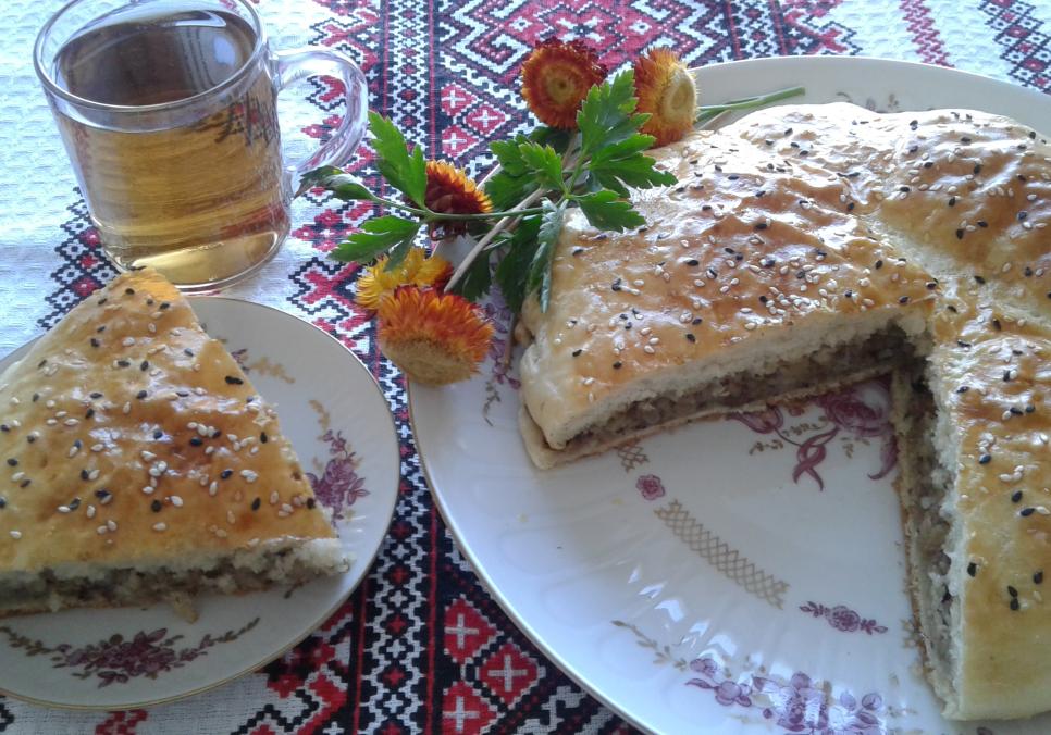 Рецепти:  Смачний домашній ароматний пиріг із гречкою