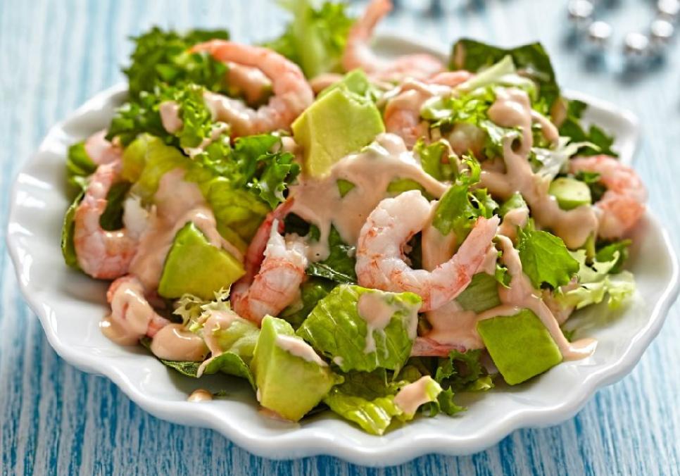 Рецепти:  Смачний корисний салат з авокадо і з креветками