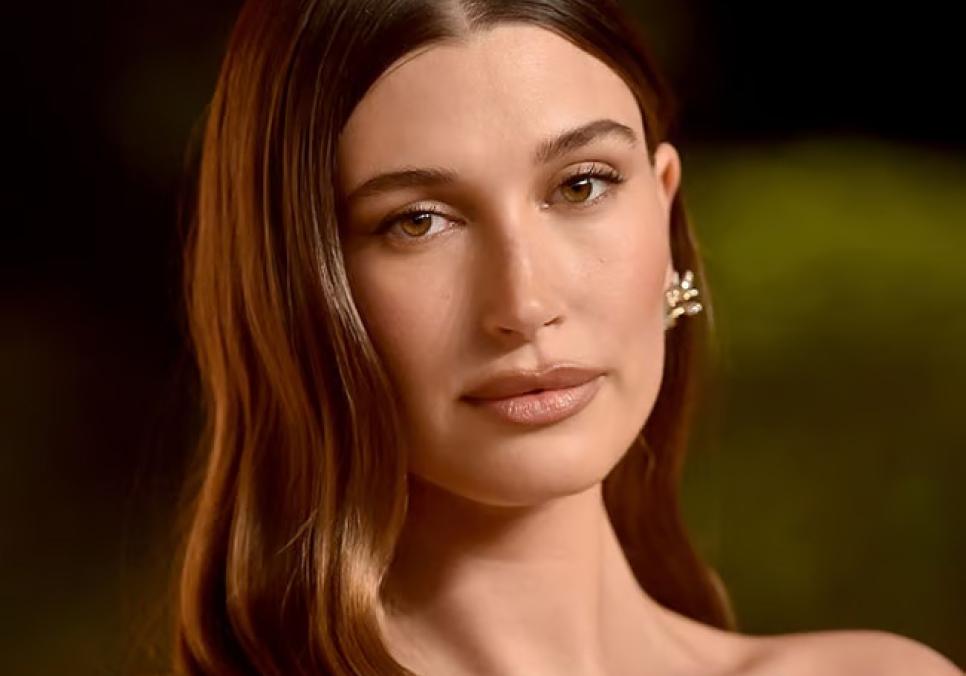 Гейлі Бібер продемонструвала стильну фотосесію у Західному Голлівуді