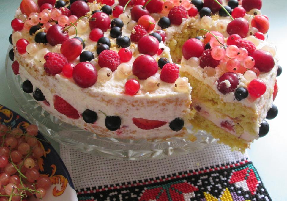 Рецепти:  Смачний домашній ягідний торт